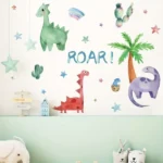 Chic Dinosaurier & Regenbogen Wandsticker mit Sternen, 'Roar!' Schriftzug und Baum Design