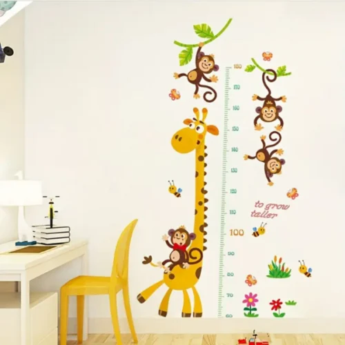Wandaufkleber Giraffe und Affe Cartoon – Hängender Affe an Baumast mit Höhenmesser für Kinderzimmer