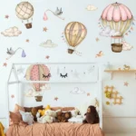 XL Wandsticker Heißluftballon mit Wolken, Vögeln und Sternen – Magische Wanddekoration für Kinderzimmer